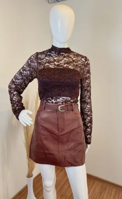SAIA FEMININO ADULTO CURTO COURINO