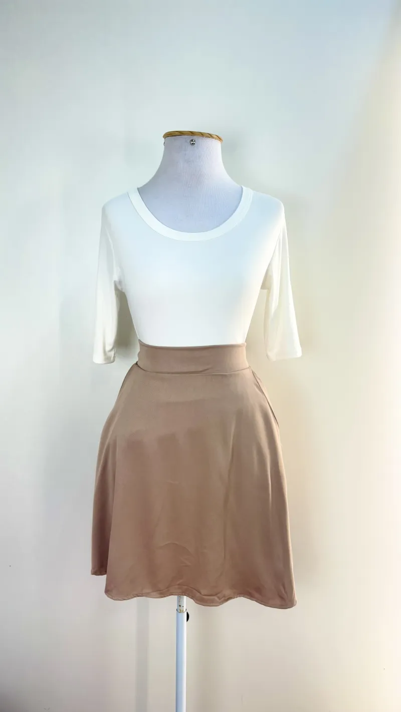SAIA FEMININO CURTO