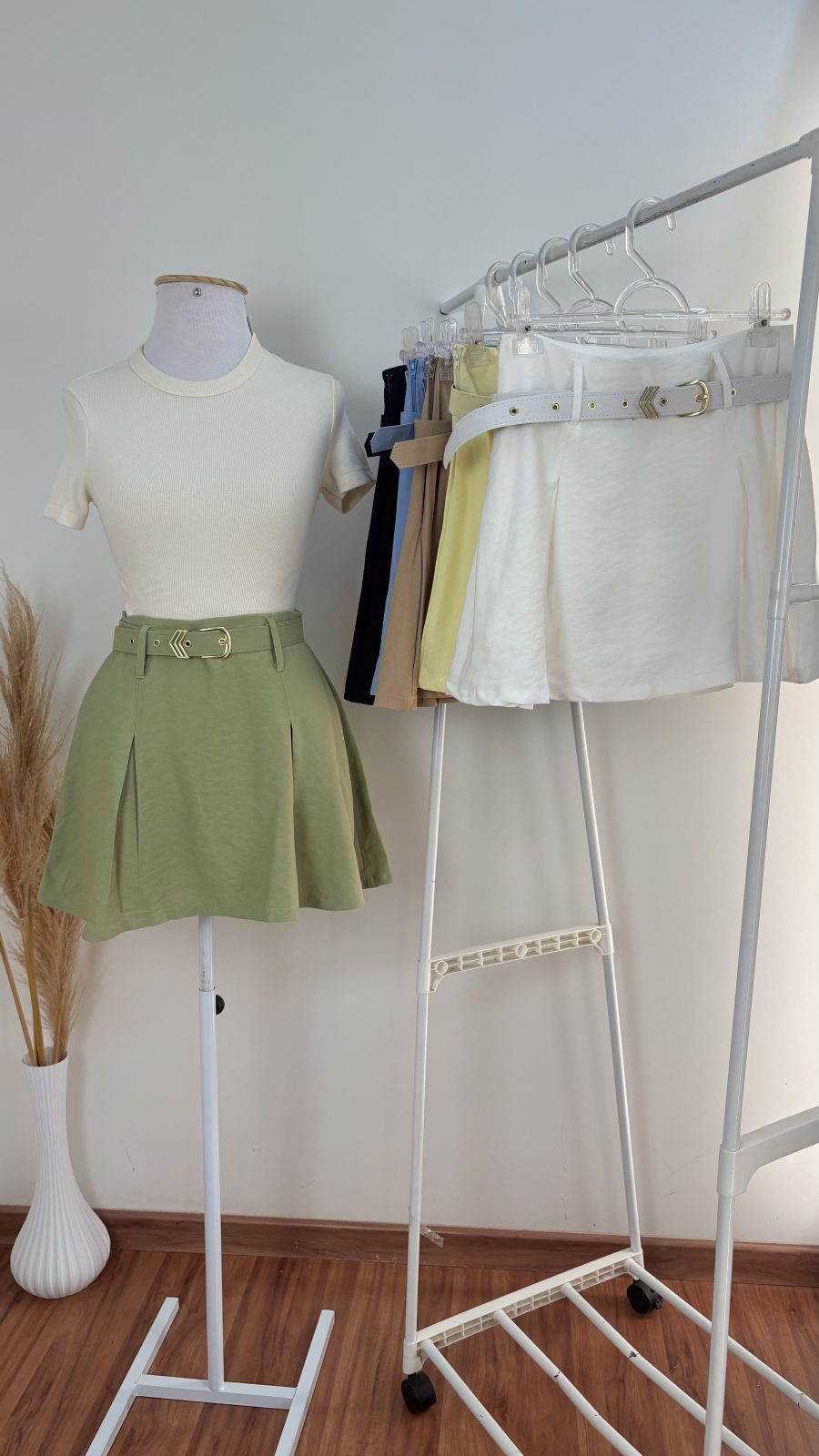 SHORTS SAIA FEM